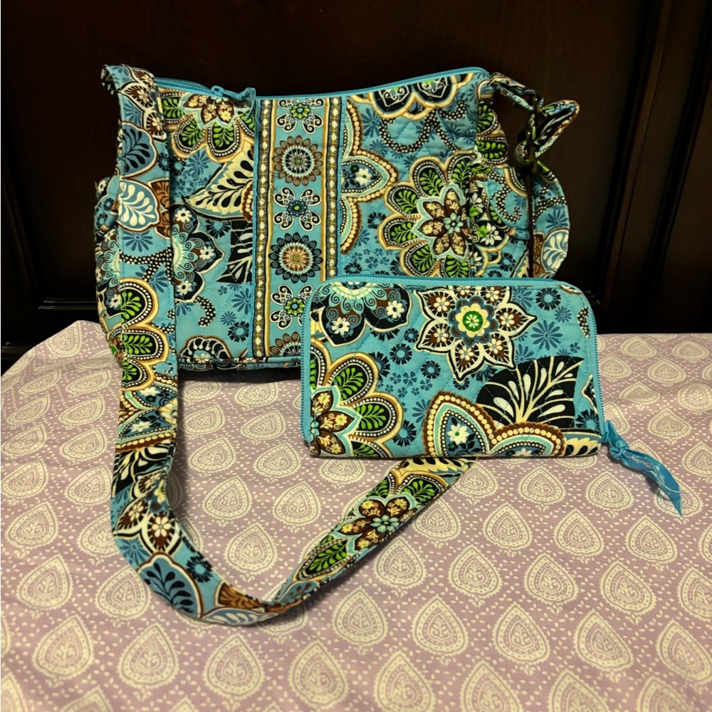 Vera Bradley Bali blue on the go and wallet